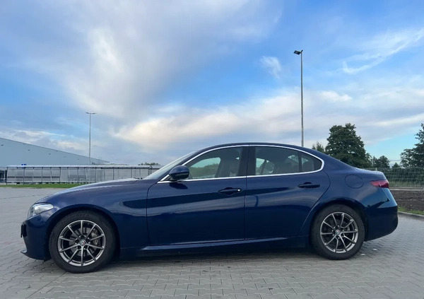 Alfa Romeo Giulia cena 97500 przebieg: 107000, rok produkcji 2019 z Kraków małe 277